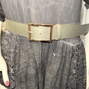 STEVE MADDEN Soffiano leather olive green belt with gold hardware size medium